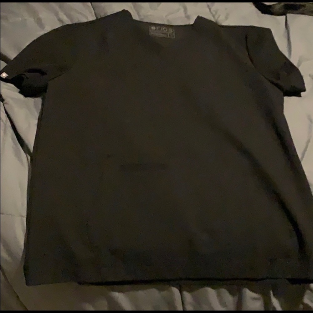 COPY - Figs Men’s L one pocket top worn twice